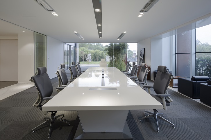 現(xiàn)代時尚會議桌